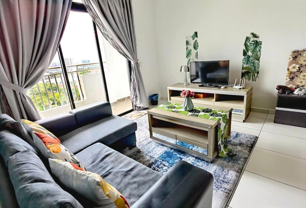 Apartemen Forest In The Sky 3br 8pax Netflix!! High Floor By