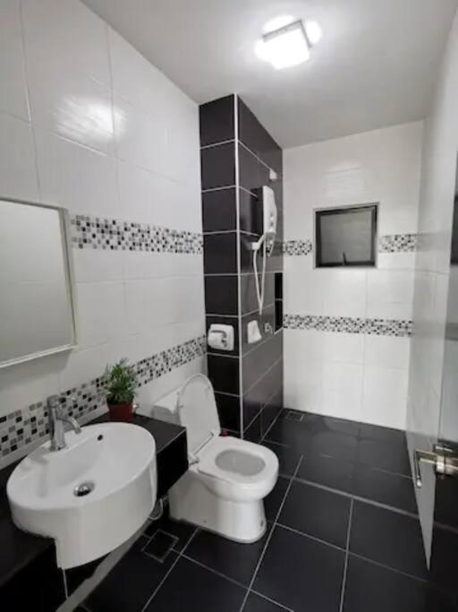 Apartemen Forest In The Sky 3br 8pax Netflix!! High Floor By Johor Bahru
